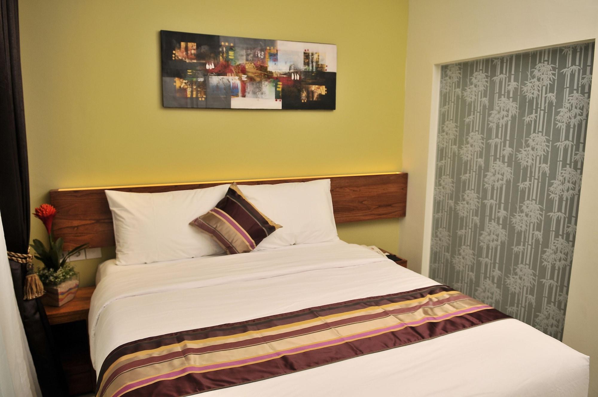 Biz Boulevard Hotel Manado Exteriör bild