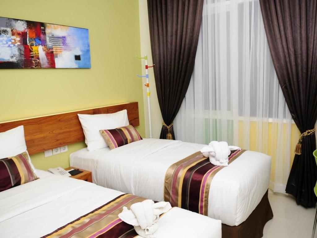 Biz Boulevard Hotel Manado Exteriör bild
